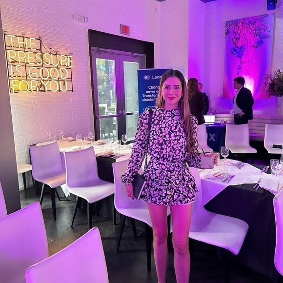 Endless rose backless short romper - Picture 4 of 4